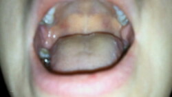 [Mouth, lips, tongue, uvula, fetish] Amateur model&#39;s mouth to uvula